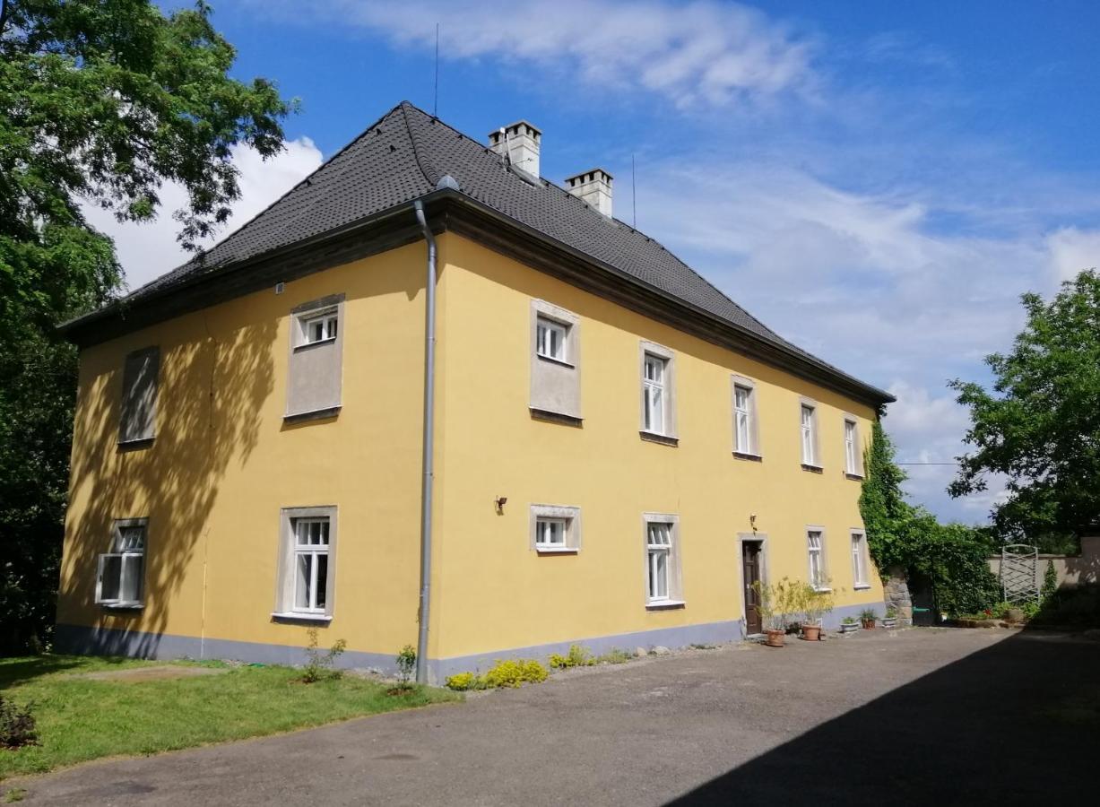 Apartman Fara Vcelakov Extérieur photo